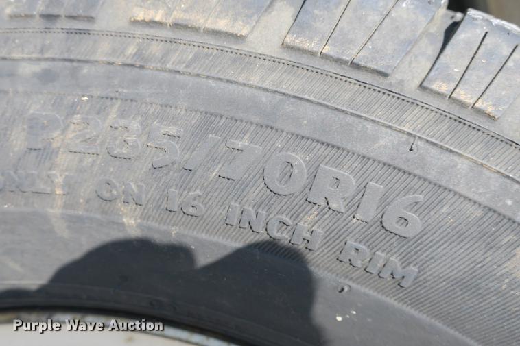 image for item DE3782 2004 Chevrolet Silverado 1500 pickup truck