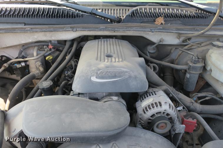 image for item DE3782 2004 Chevrolet Silverado 1500 pickup truck