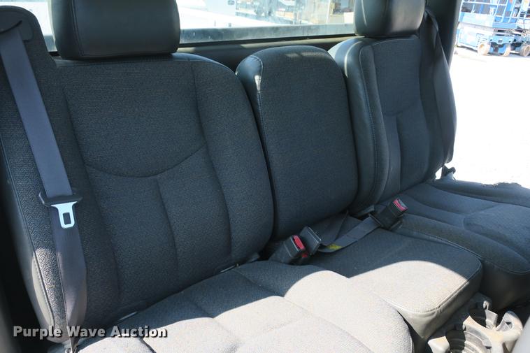 image for item DE3782 2004 Chevrolet Silverado 1500 pickup truck