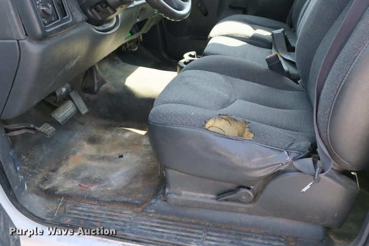 image for item DE3782 2004 Chevrolet Silverado 1500 pickup truck