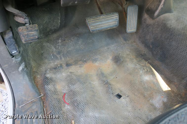 image for item DE3782 2004 Chevrolet Silverado 1500 pickup truck