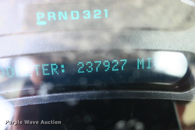 image for item DE3782 2004 Chevrolet Silverado 1500 pickup truck