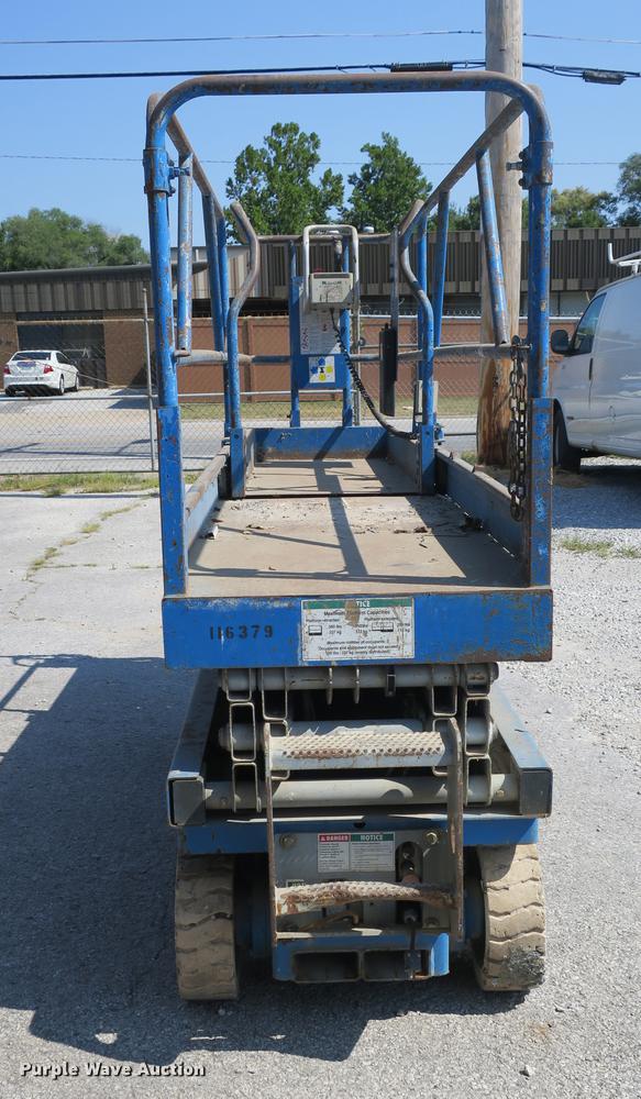 image for item DE3783 1999 Genie GS-2032 scissor lift