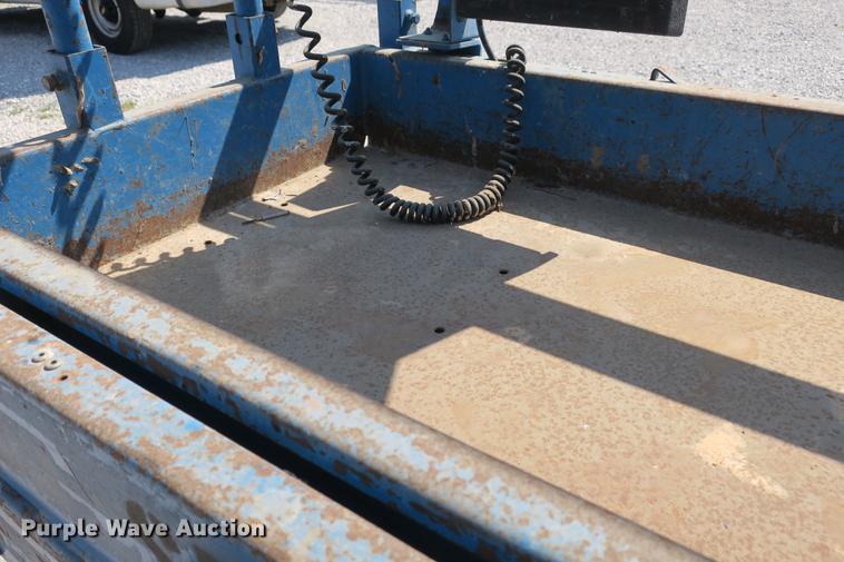 image for item DE3783 1999 Genie GS-2032 scissor lift
