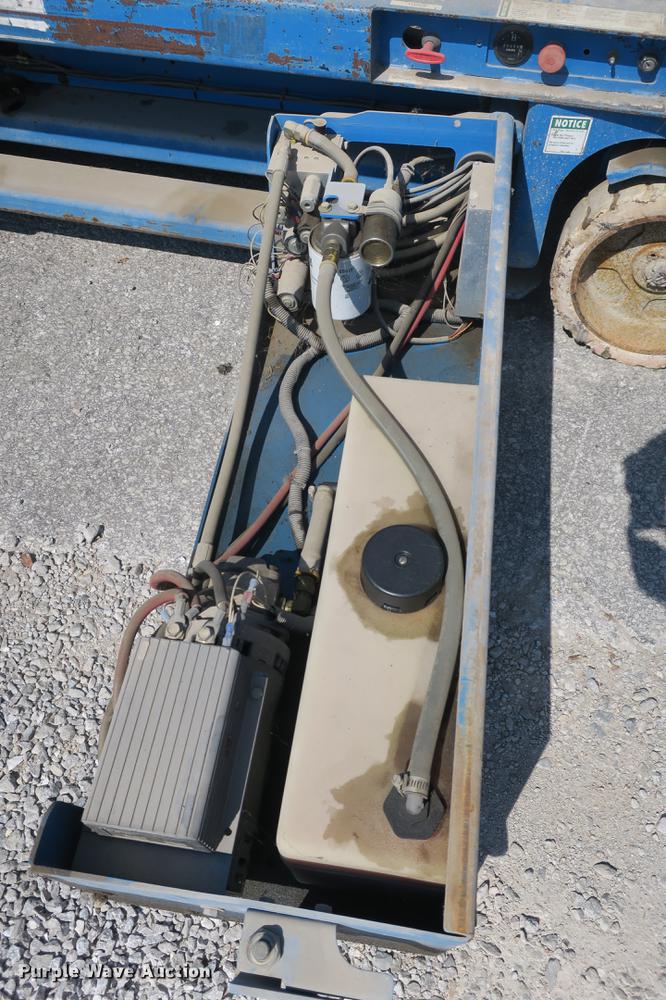 image for item DE3783 1999 Genie GS-2032 scissor lift