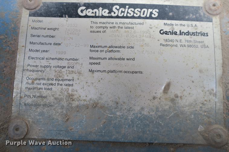 image for item DE3783 1999 Genie GS-2032 scissor lift