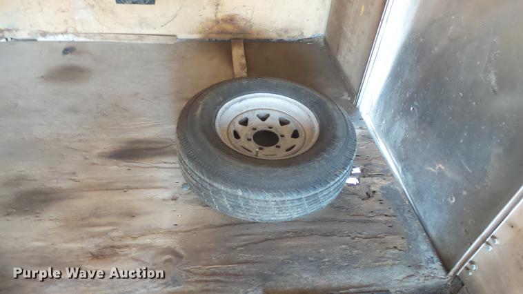 image for item DE7198 2004 Wells Cargo enclosed cargo trailer