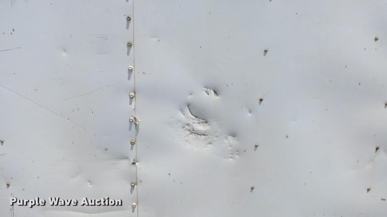 image for item DE7198 2004 Wells Cargo enclosed cargo trailer