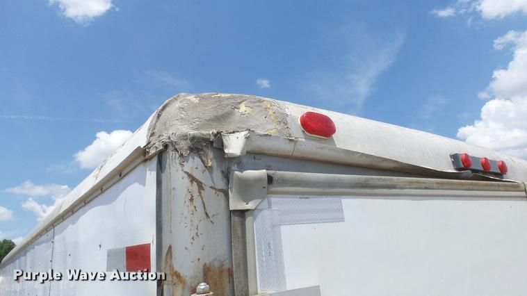 image for item DE7198 2004 Wells Cargo enclosed cargo trailer