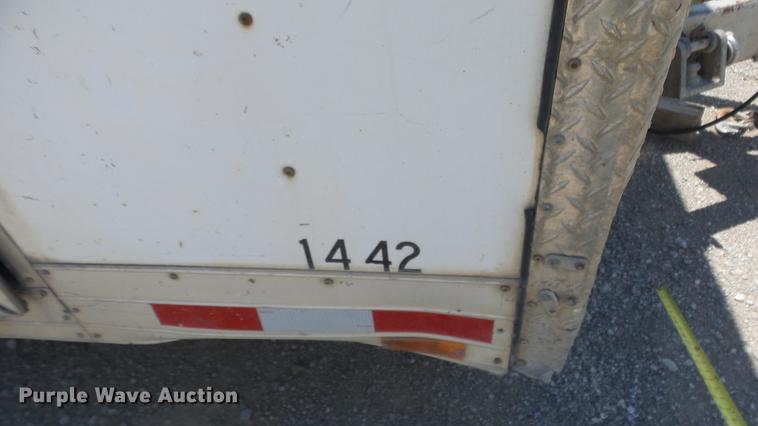 image for item DE7198 2004 Wells Cargo enclosed cargo trailer