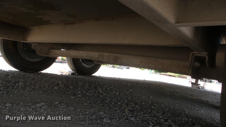 image for item DE7198 2004 Wells Cargo enclosed cargo trailer