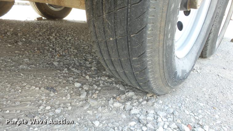 image for item DE7198 2004 Wells Cargo enclosed cargo trailer