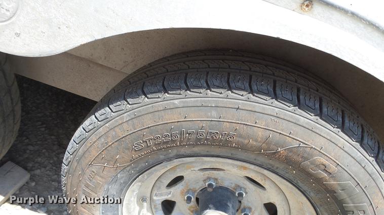 image for item DE7198 2004 Wells Cargo enclosed cargo trailer