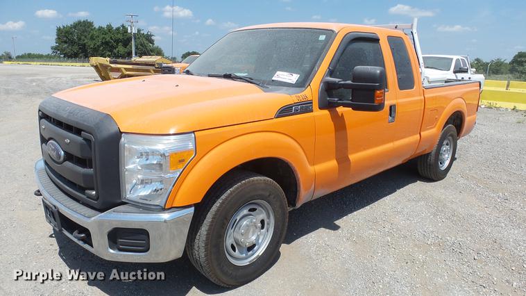 image for item DE7206 2013 Ford F250 Super Duty SuperCab pickup truck