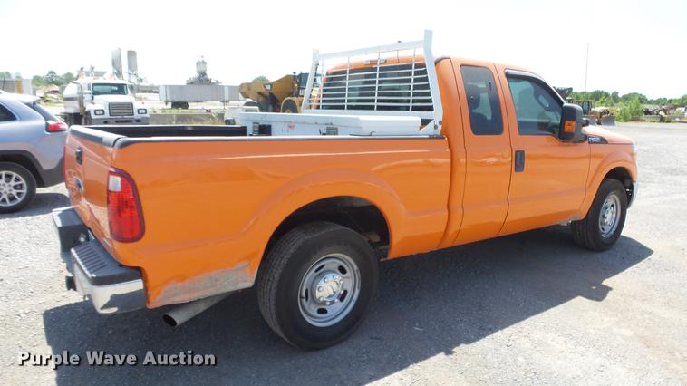 image for item DE7206 2013 Ford F250 Super Duty SuperCab pickup truck