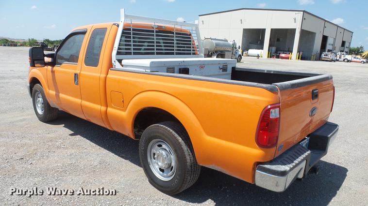 image for item DE7206 2013 Ford F250 Super Duty SuperCab pickup truck
