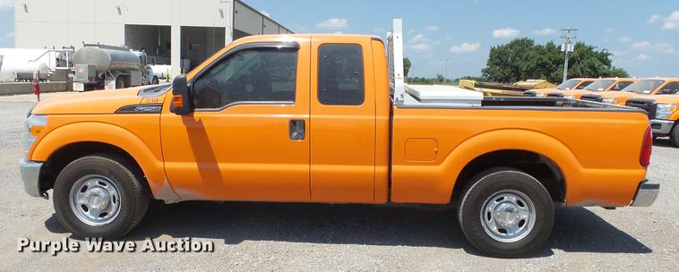 image for item DE7206 2013 Ford F250 Super Duty SuperCab pickup truck