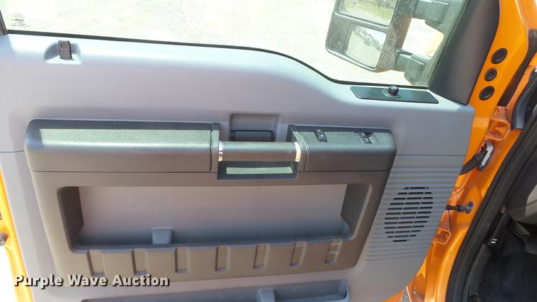 image for item DE7206 2013 Ford F250 Super Duty SuperCab pickup truck
