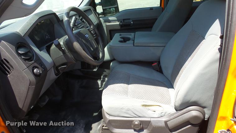 image for item DE7206 2013 Ford F250 Super Duty SuperCab pickup truck