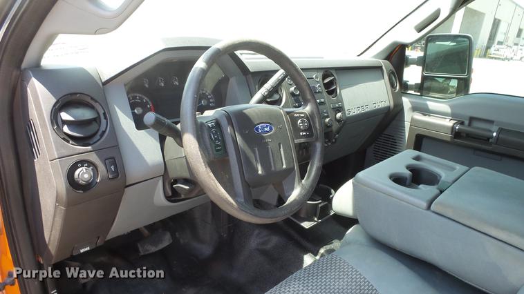 image for item DE7206 2013 Ford F250 Super Duty SuperCab pickup truck