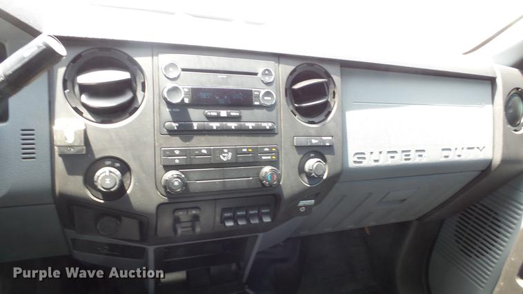 image for item DE7206 2013 Ford F250 Super Duty SuperCab pickup truck