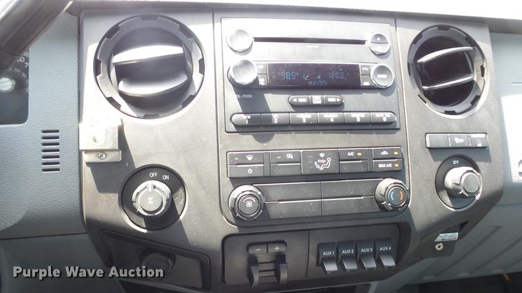 image for item DE7206 2013 Ford F250 Super Duty SuperCab pickup truck