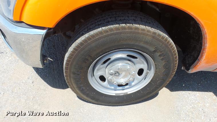 image for item DE7206 2013 Ford F250 Super Duty SuperCab pickup truck