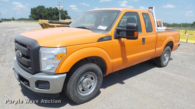 image for item DE7207 2014 Ford F250 Super Duty SuperCab pickup truck