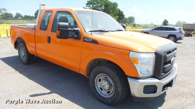 image for item DE7207 2014 Ford F250 Super Duty SuperCab pickup truck