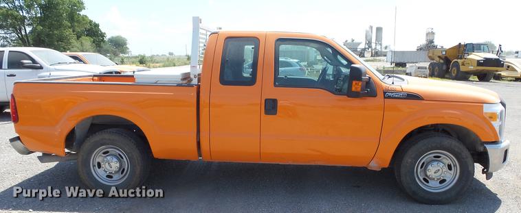 image for item DE7207 2014 Ford F250 Super Duty SuperCab pickup truck