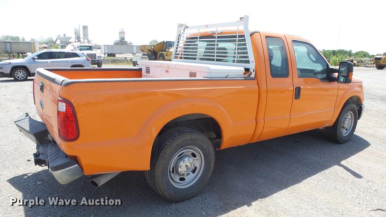 image for item DE7207 2014 Ford F250 Super Duty SuperCab pickup truck