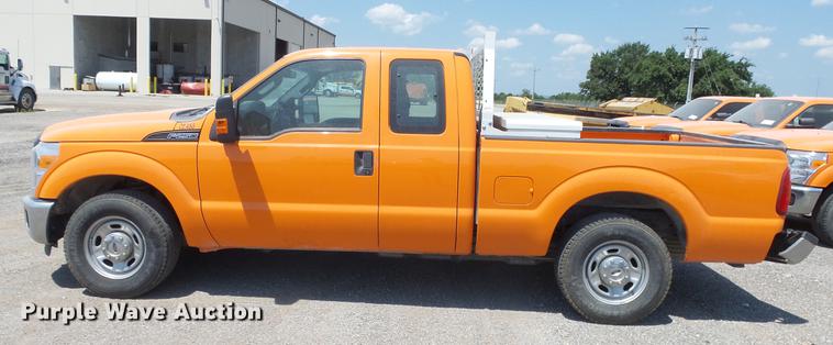 image for item DE7207 2014 Ford F250 Super Duty SuperCab pickup truck