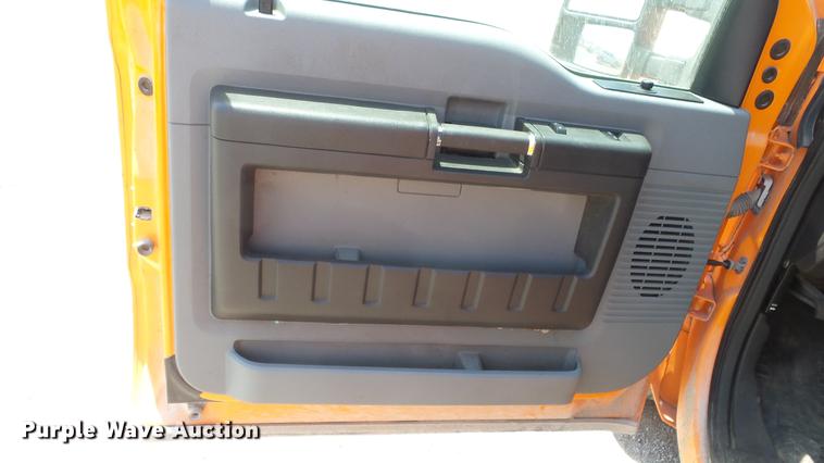 image for item DE7207 2014 Ford F250 Super Duty SuperCab pickup truck