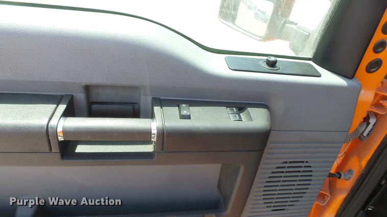 image for item DE7207 2014 Ford F250 Super Duty SuperCab pickup truck