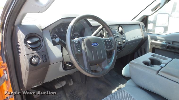image for item DE7207 2014 Ford F250 Super Duty SuperCab pickup truck