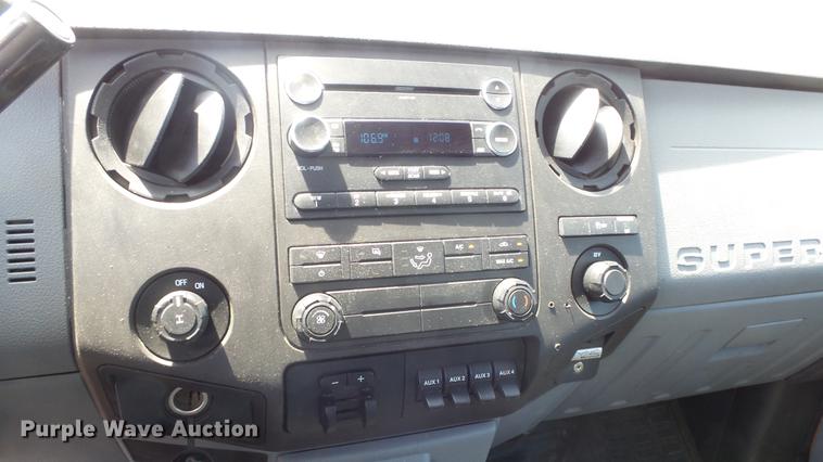 image for item DE7207 2014 Ford F250 Super Duty SuperCab pickup truck