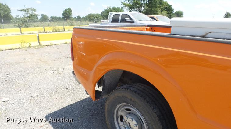 image for item DE7207 2014 Ford F250 Super Duty SuperCab pickup truck