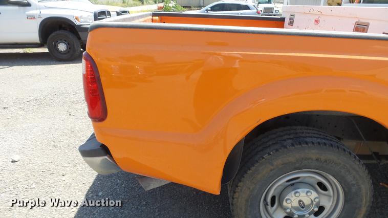 image for item DE7207 2014 Ford F250 Super Duty SuperCab pickup truck