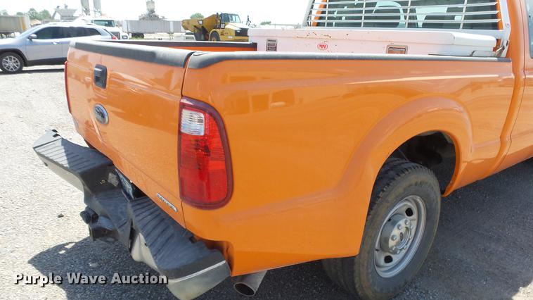 image for item DE7207 2014 Ford F250 Super Duty SuperCab pickup truck