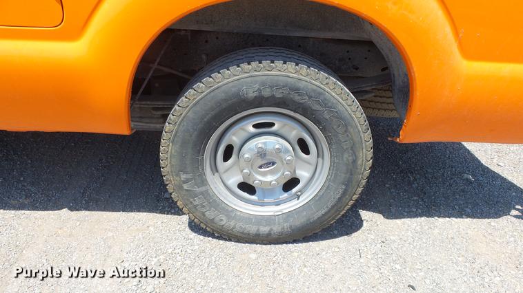 image for item DE7207 2014 Ford F250 Super Duty SuperCab pickup truck