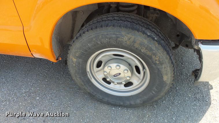 image for item DE7207 2014 Ford F250 Super Duty SuperCab pickup truck