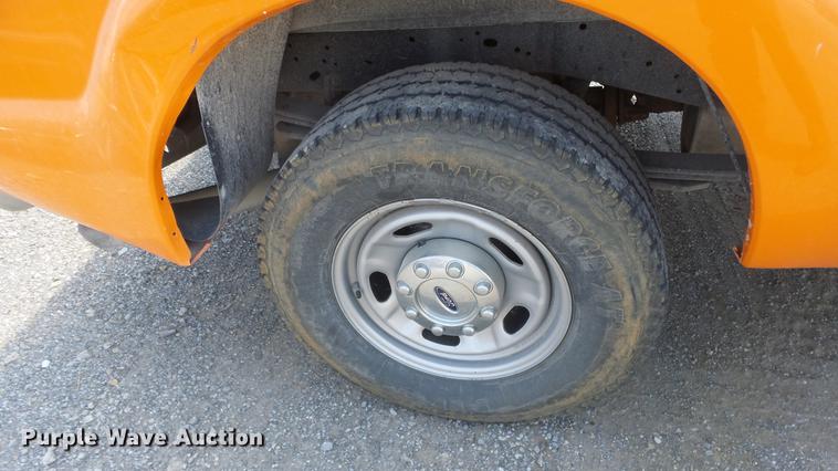 image for item DE7207 2014 Ford F250 Super Duty SuperCab pickup truck