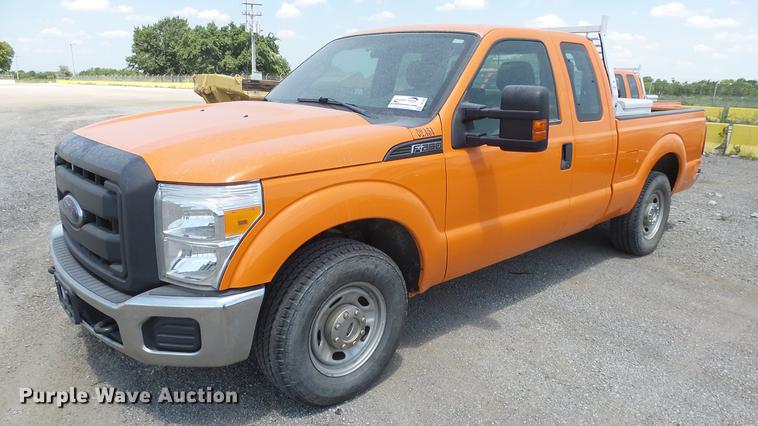 image for item DE7208 2013 Ford F250 Super Duty SuperCab pickup truck