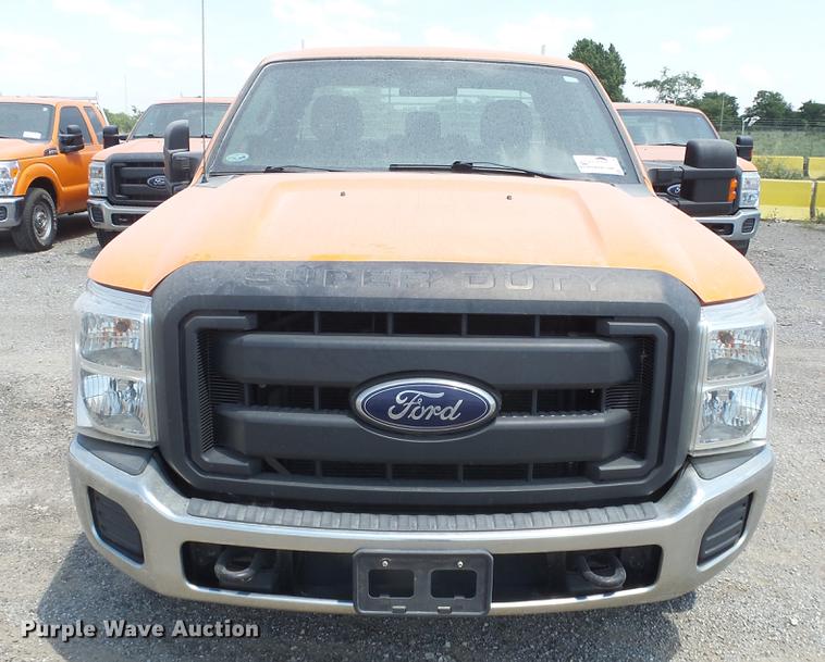 image for item DE7208 2013 Ford F250 Super Duty SuperCab pickup truck