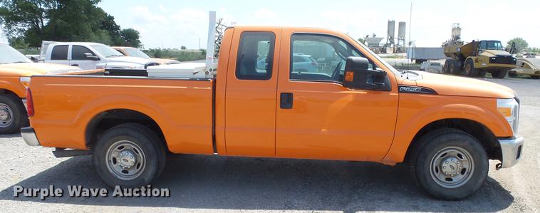 image for item DE7208 2013 Ford F250 Super Duty SuperCab pickup truck