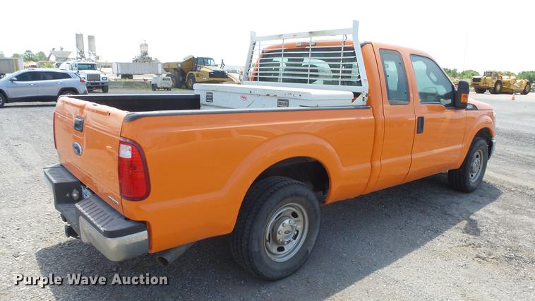 image for item DE7208 2013 Ford F250 Super Duty SuperCab pickup truck