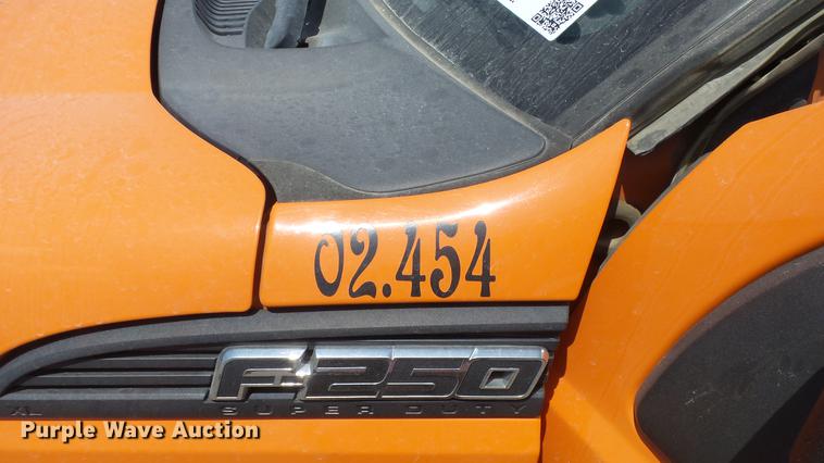 image for item DE7208 2013 Ford F250 Super Duty SuperCab pickup truck