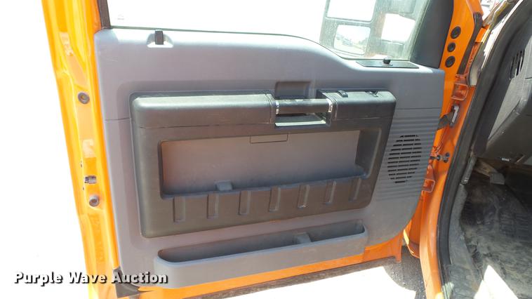 image for item DE7208 2013 Ford F250 Super Duty SuperCab pickup truck