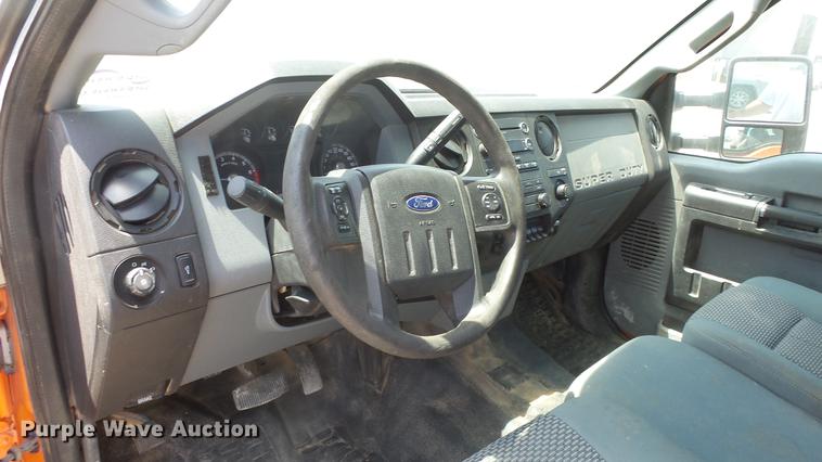 image for item DE7208 2013 Ford F250 Super Duty SuperCab pickup truck