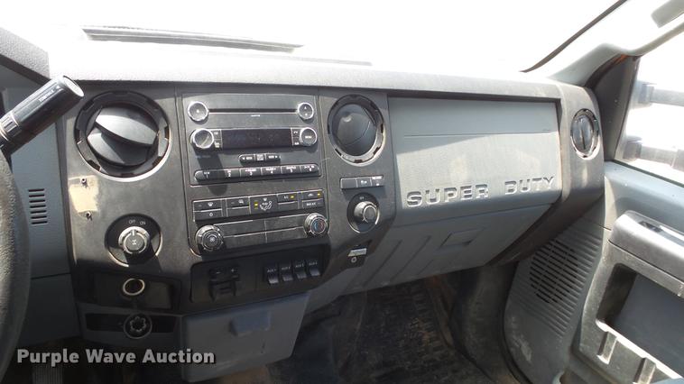 image for item DE7208 2013 Ford F250 Super Duty SuperCab pickup truck